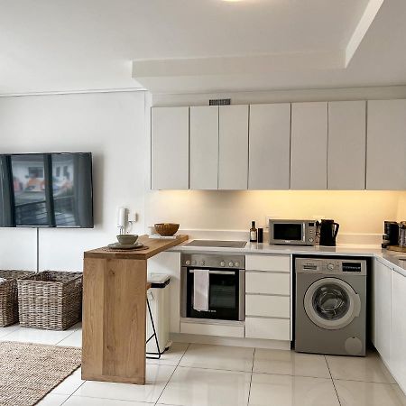 Luxury 1Br Green Point - Walk To Sea Point Promenade! Rooftop Pool, Secure Parking Кейптаун Екстериор снимка